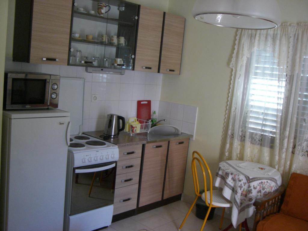 Apartments Anini Dvori Promajna Rom bilde
