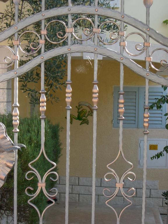 Apartments Anini Dvori Promajna Rom bilde
