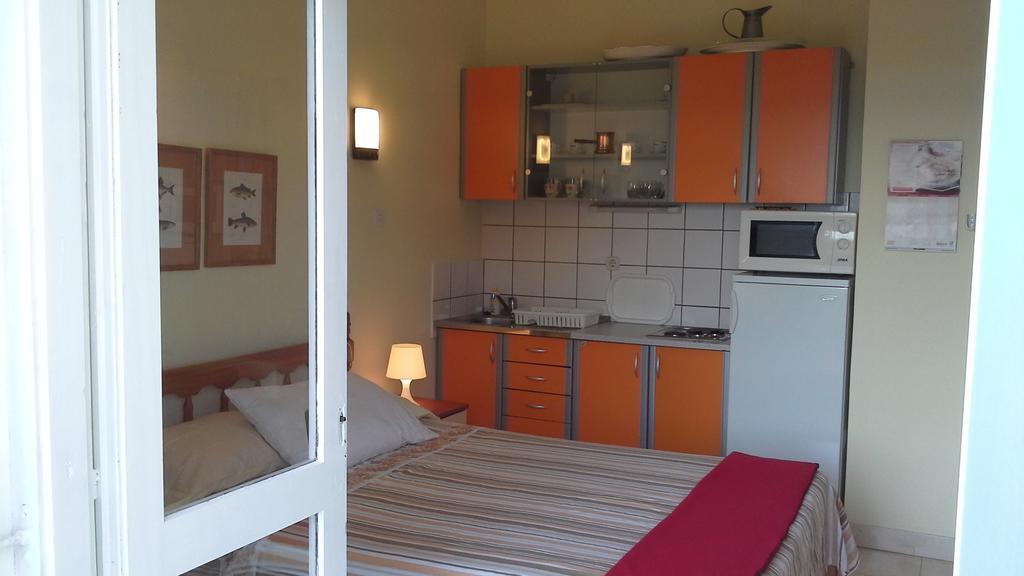 Apartments Anini Dvori Promajna Eksteriør bilde