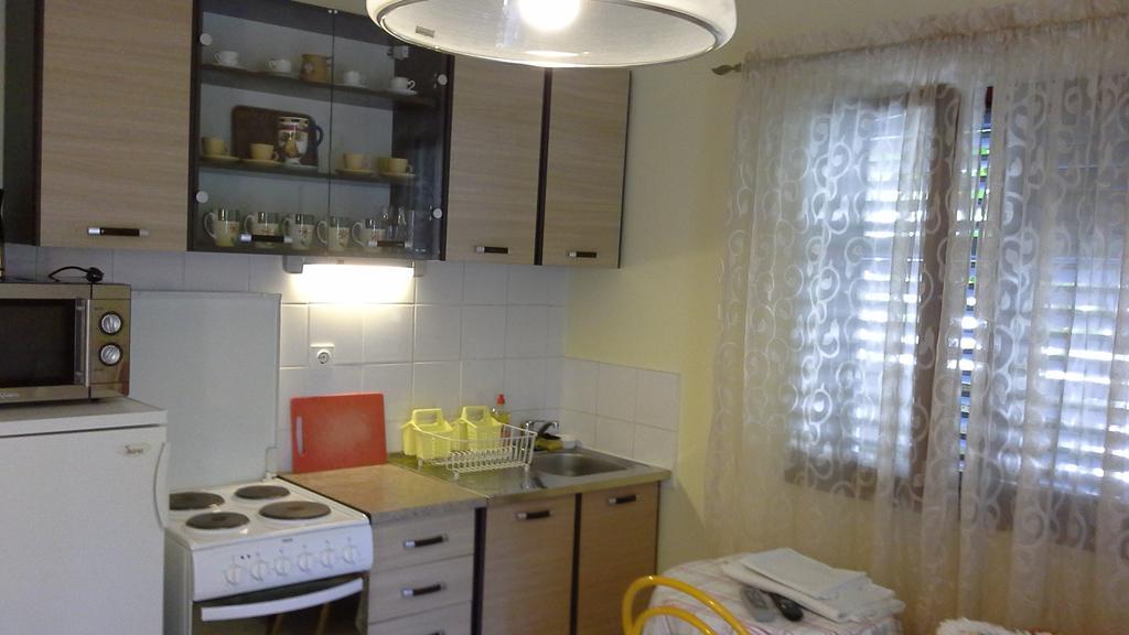 Apartments Anini Dvori Promajna Eksteriør bilde